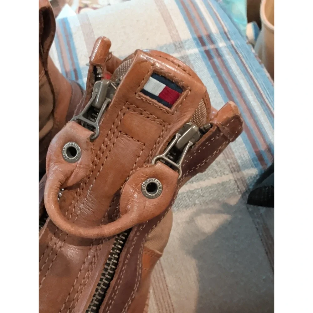 Men's Vintage 9M Tommy Hilfiger Outdoor Snow Winter Boots Brown Leather